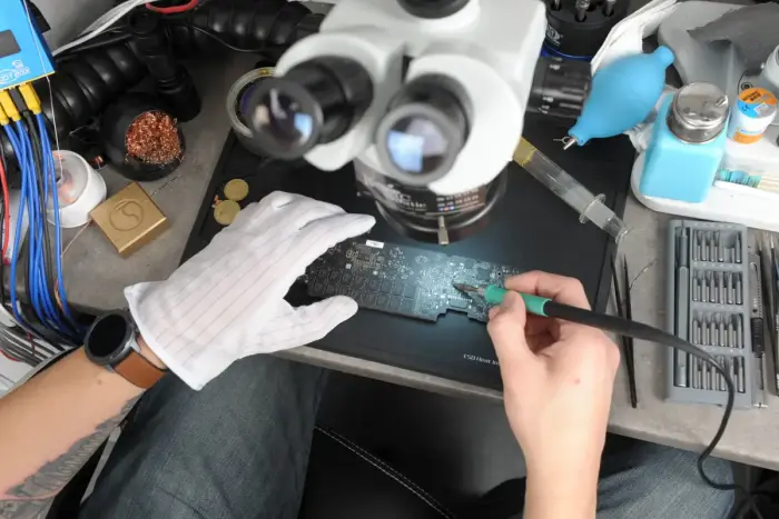 Microsoudure carte mère